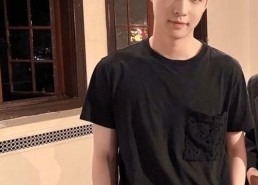 娱乐吃瓜爆料 张艺兴,娱乐圈的“吃瓜”焦点，揭秘他的成长与蜕变