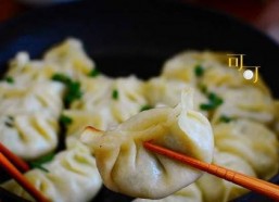 娱乐吃瓜君吃一只煎饺,娱乐吃瓜君的煎饺美食之旅